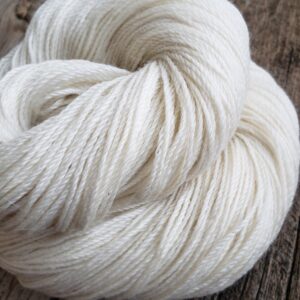 Silky Alpaca | 4-ply fingering | 70% alpaca 20% silk 10% cashmere | 100g/435 yds